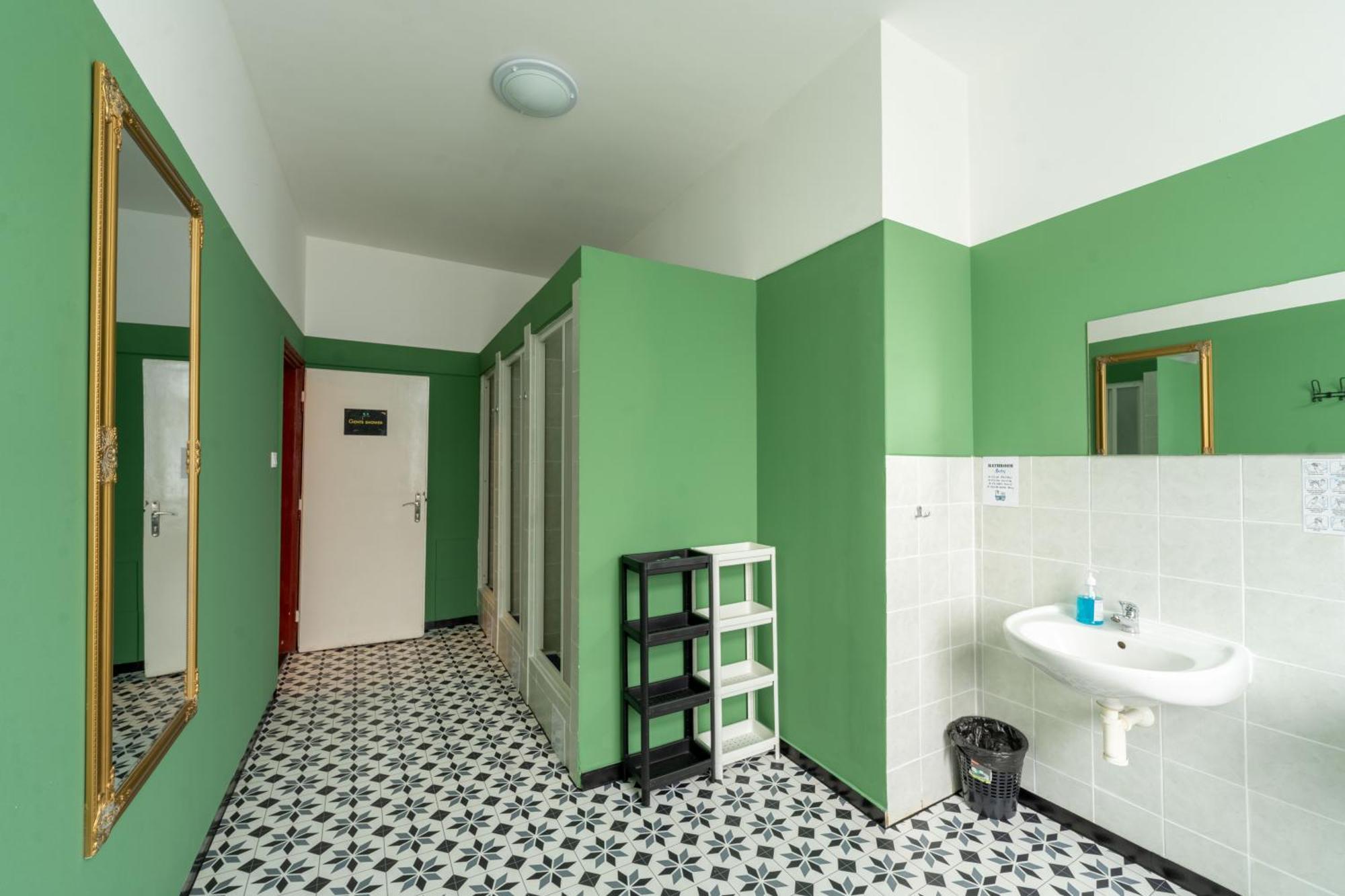 Best Spot Hostel Prag Eksteriør billede